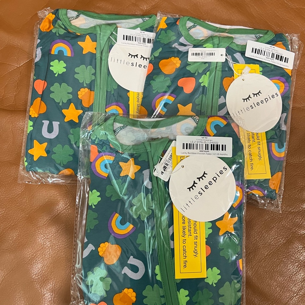 Little sleepies lucky print 12-18 zippy